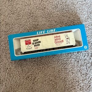 LIFE-LIKE HO SCALE  CAMPBELL'S SOUP Train
